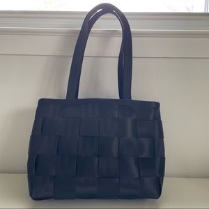 Harvey’s Black Original Seatbelt Bag